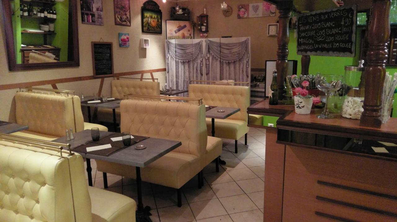 Logis De L'Europe Restaurant Le Cepage Ξενοδοχείο Corbigny Εξωτερικό φωτογραφία